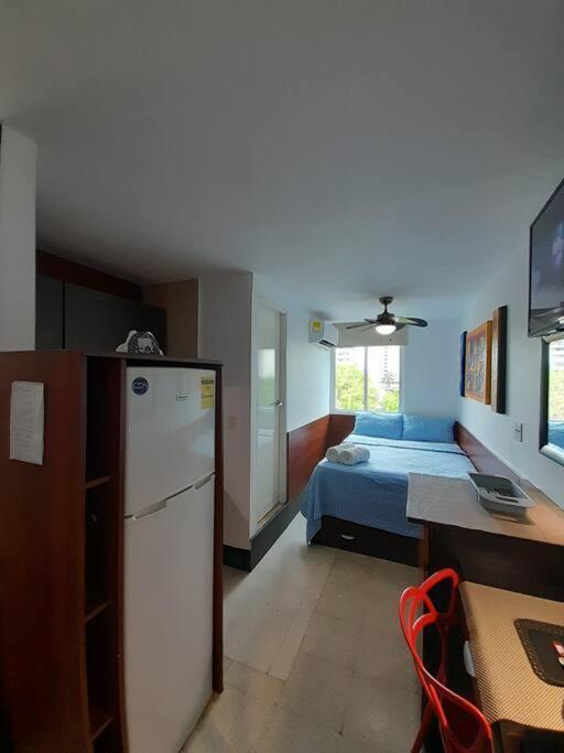 R.1112 Estudio Ejecutivo, Privado Con Cocina Y Bano. *